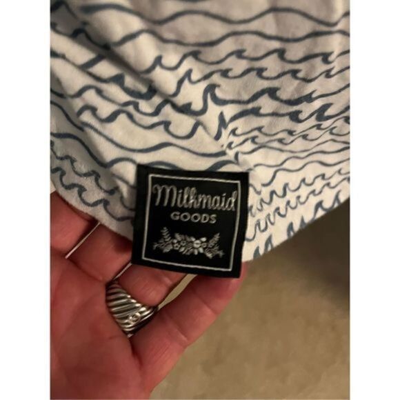 Milkmaid Gray and White Swirl Robe. Size Medium. Missing outer belt. - Picture 2 of 4